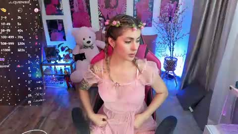 Snapshot of anniesweett01 chatting on 06/19/26, 08:12 Annie FROM 8AM TO 4PM CDT online show from 06/19/26, 08:12