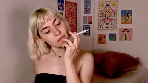 annietinky online show from 11/25/25, 02:44