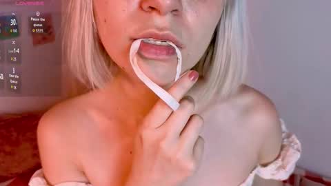 annietinky online show from 12/19/25, 04:52