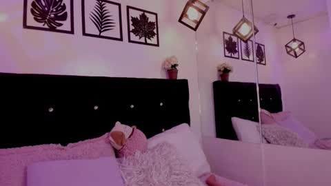 Annie Evans  online show from 02/05/26, 07:24