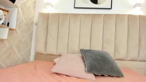 Annie Queen online show from 04/12/26, 02:27