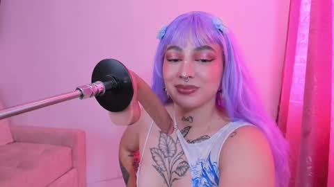 Snapshot of annika_03 chatting on 09/28/25, 05:51 Gise. online show from 09/28/25, 05:51