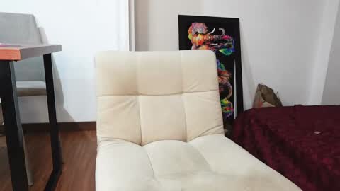 annrousse online show from 01/29/25, 03:01