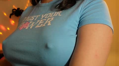 Anny online show from 10/22/25, 04:35