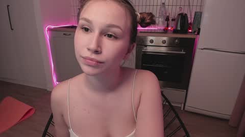 Anna online show from 02/06/25, 09:43