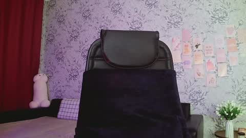 Snapshot of anny_shine chatting on 12/24/24, 10:28 Annie online show from 12/24/24, 10:28