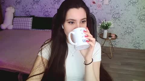 Snapshot of anny_shine chatting on 01/10/25, 04:54 Annie online show from 01/10/25, 04:54