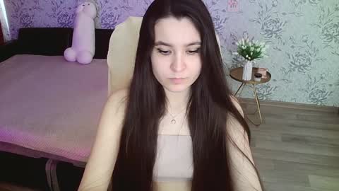 Snapshot of anny_shine chatting on 02/07/25, 06:35 Annie online show from 02/07/25, 06:35