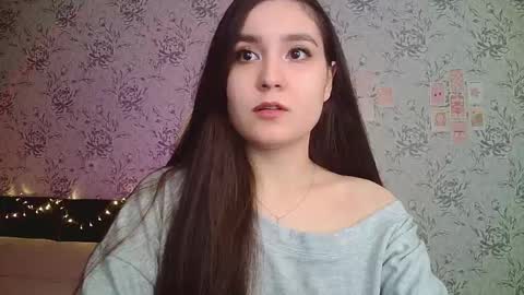 Snapshot of anny_shine chatting on 09/18/25, 06:21 Annie online show from 09/18/25, 06:21