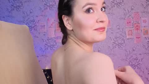 Snapshot of anny_shine chatting on 10/31/25, 09:38 Annie online show from 10/31/25, 09:38