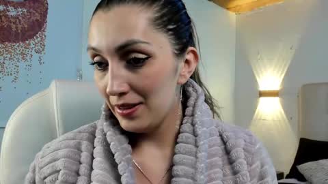 Snapshot of anny_sweet72 chatting on 02/13/25, 04:28 Anny online show from 02/13/25, 04:28