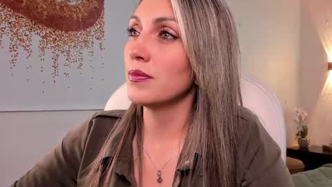 Snapshot of anny_sweet72 chatting on 02/24/25, 11:54 Anny online show from 02/24/25, 11:54