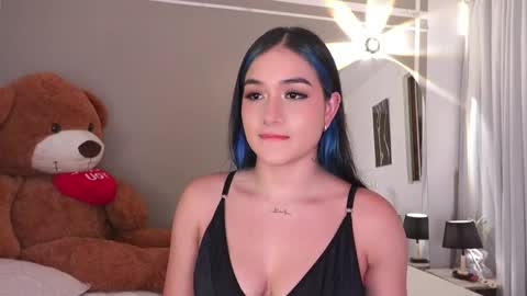    online show from 11/05/25, 02:33