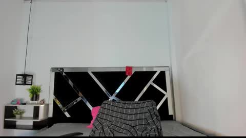 Snapshot of annyrosee chatting on 03/07/25, 08:44 Anny online show from 03/07/25, 08:44