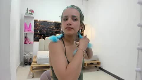 Snapshot of annyrosee chatting on 09/17/25, 08:10 Anny online show from 09/17/25, 08:10