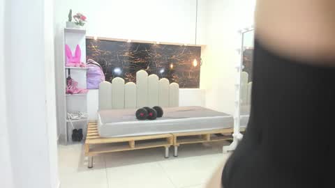 Snapshot of annyrosee chatting on 09/19/25, 08:31 Anny online show from 09/19/25, 08:31