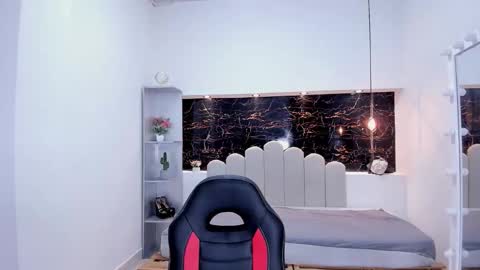 Anny online show from 03/04/26, 08:26