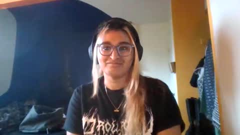 Angel online show from 04/01/26, 01:28