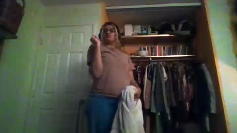 Angel online show from 04/14/26, 04:51