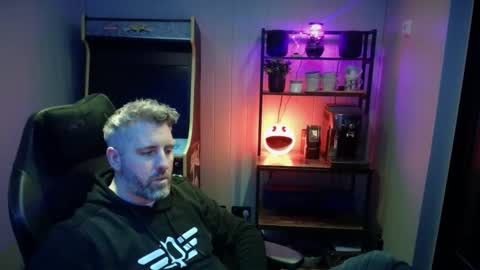 anonymousblokeuk online show from 01/04/25, 07:02