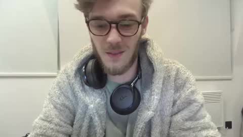 Snapshot of anonymousstoner58 chatting on 02/28/25, 04:10 anonymousstoner58 online show from 02/28/25, 04:10