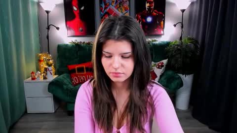 Snapshot of anoradark chatting on 12/18/25, 06:36 Anora online show from 12/18/25, 06:36