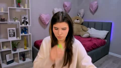 Snapshot of anoradark chatting on 03/20/26, 06:35 Anora online show from 03/20/26, 06:35