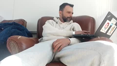 Snapshot of ansreramso chatting on 12/29/24, 10:45 Lower chakra online show from 12/29/24, 10:45