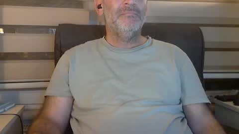 Snapshot of antheris chatting on 11/22/25, 09:47 antheris online show from 11/22/25, 09:47