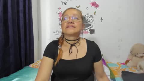 Snapshot of anthonela_mature_ chatting on 10/15/25, 07:36 anthonela_mature_ online show from 10/15/25, 07:36