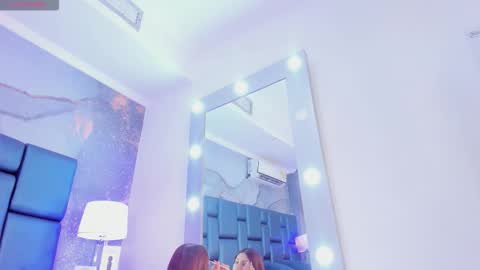 anthonelaDuque online show from 12/05/25, 12:03