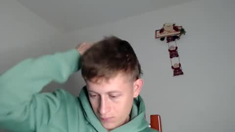 Snapshot of anthonnymorrison chatting on 12/10/24, 06:01 leon online show from 12/10/24, 06:01