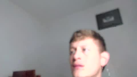 Snapshot of anthonnymorrison chatting on 12/27/24, 04:36 leon online show from 12/27/24, 04:36