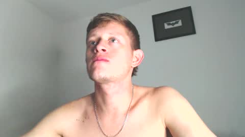 Snapshot of anthonnymorrison chatting on 12/29/24, 02:49 leon online show from 12/29/24, 02:49