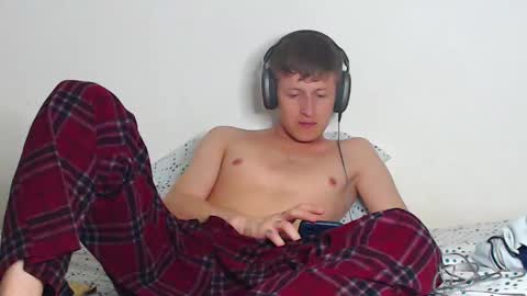 Snapshot of anthonnymorrison chatting on 01/20/25, 04:21 leon online show from 01/20/25, 04:21