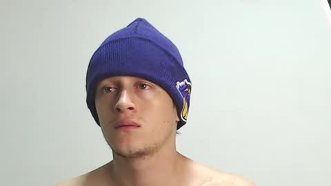 Snapshot of anthonnymorrison chatting on 02/01/25, 05:49 leon online show from 02/01/25, 05:49