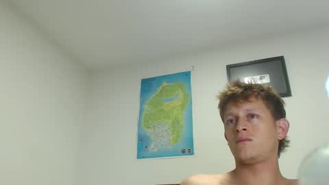 Snapshot of anthonnymorrison chatting on 02/24/25, 04:27 leon online show from 02/24/25, 04:27