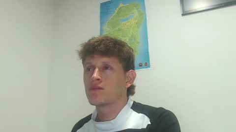 Snapshot of anthonnymorrison chatting on 03/02/25, 08:05 leon online show from 03/02/25, 08:05