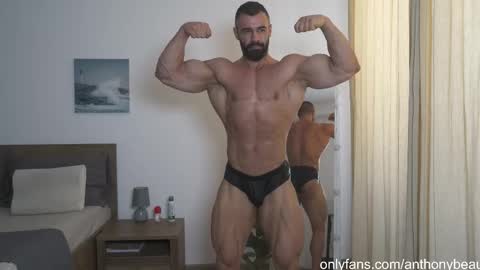 Snapshot of anthony_beau_ chatting on 09/28/25, 10:53 anthony beau online show from 09/28/25, 10:53