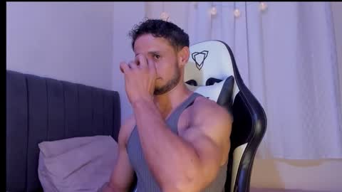 Snapshot of anthony_lewis_ chatting on 09/10/25, 05:51 Adonys Creeb online show from 09/10/25, 05:51
