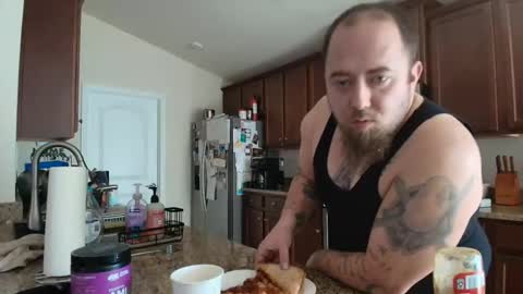 Snapshot of anthonygiacomazzo1 chatting on 12/14/25, 05:18 anthonygiacomazzo1 online show from 12/14/25, 05:18