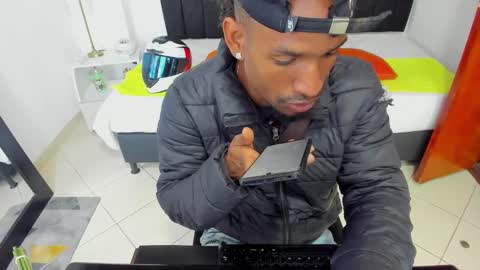       online show from 02/06/25, 01:05