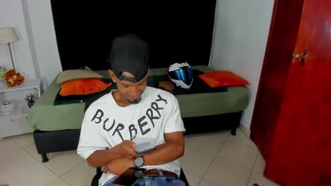       online show from 03/08/25, 03:06