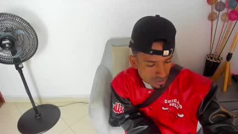       online show from 02/04/26, 01:00