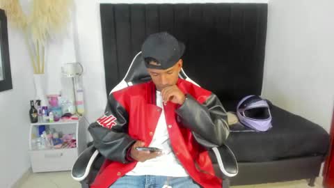       online show from 05/01/26, 12:26