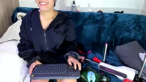 Snapshot of antofoxwbc chatting on 02/10/25, 11:04 Anto online show from 02/10/25, 11:04