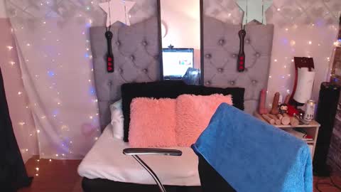 antolyh_c online show from 12/15/25, 01:04