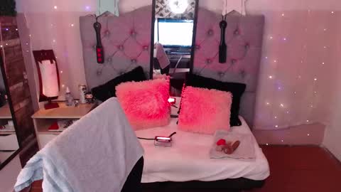 antolyh_c online show from 02/05/26, 12:32