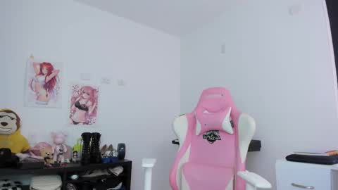 Antonella online show from 10/23/25, 10:08