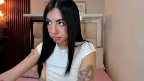 Snapshot of antonella__rouse chatting on 02/11/25, 08:42 Antonella online show from 02/11/25, 08:42